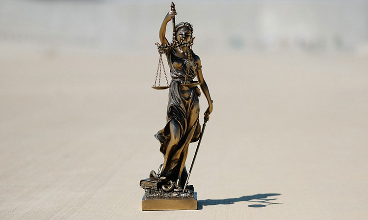 腾业律师事务所：父母离世，成年子女可以拒绝赡养未成年的弟弟妹妹吗？